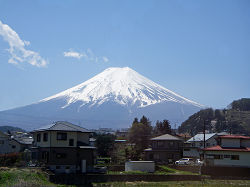 富士吉田からの富士山
