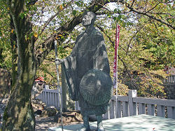 大垣の芭蕉像